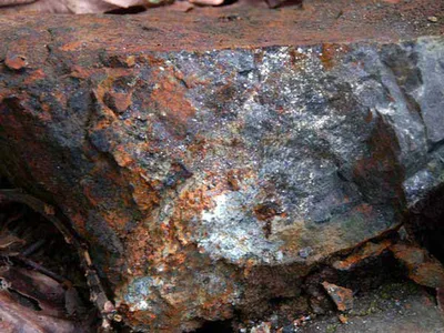 طحن خام الحديد - Iron ore grinding